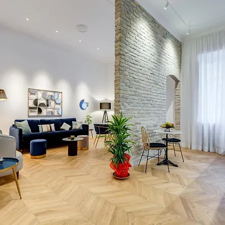 Luxury Via Veneto Apartment Walk To Spanish Steps-3